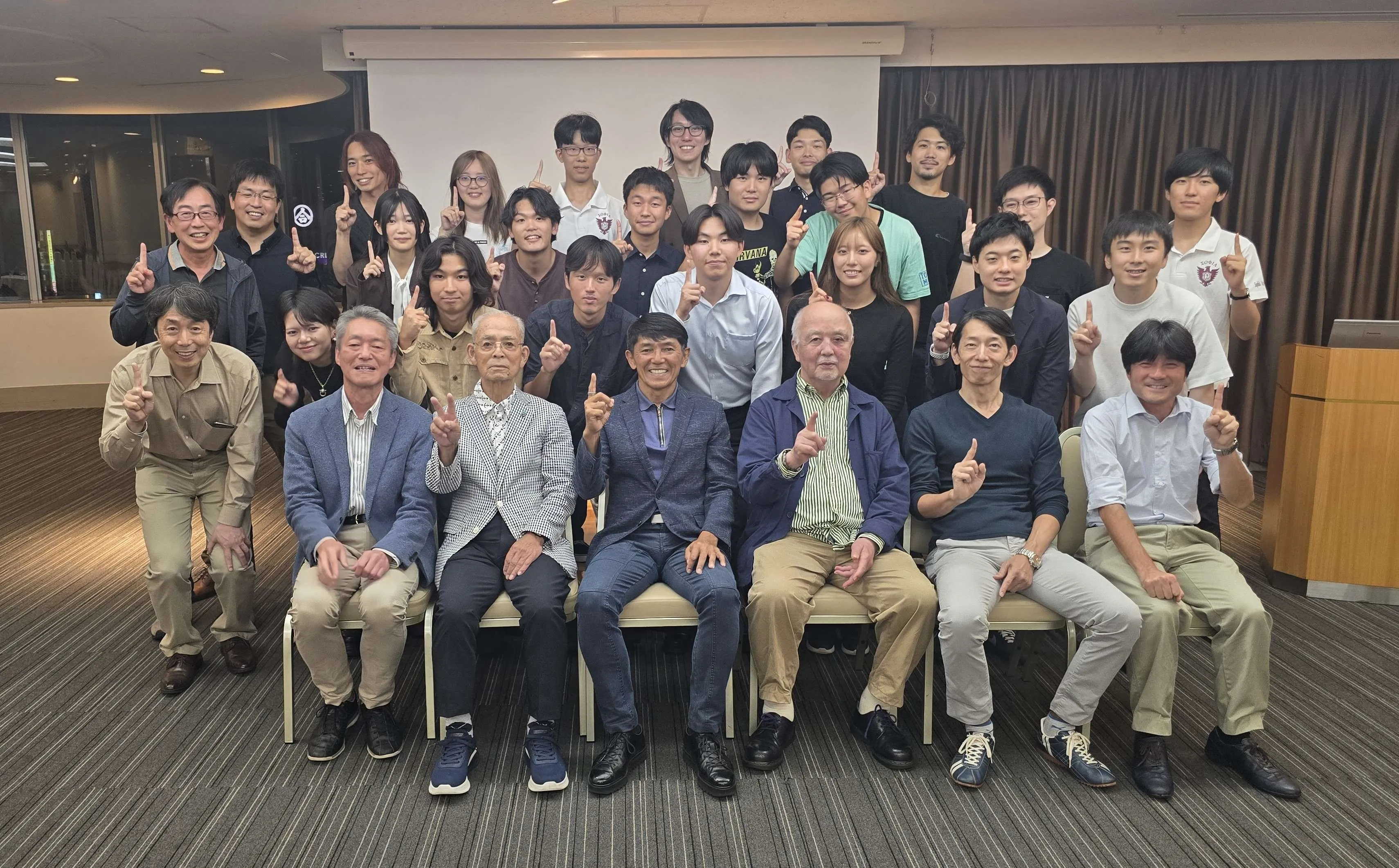 体育会自動車部
全日本学生ジムカーナ選手権で
男女四冠達成！